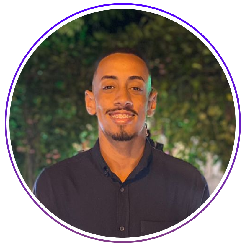 Foto de Pedro Leal sorrindo